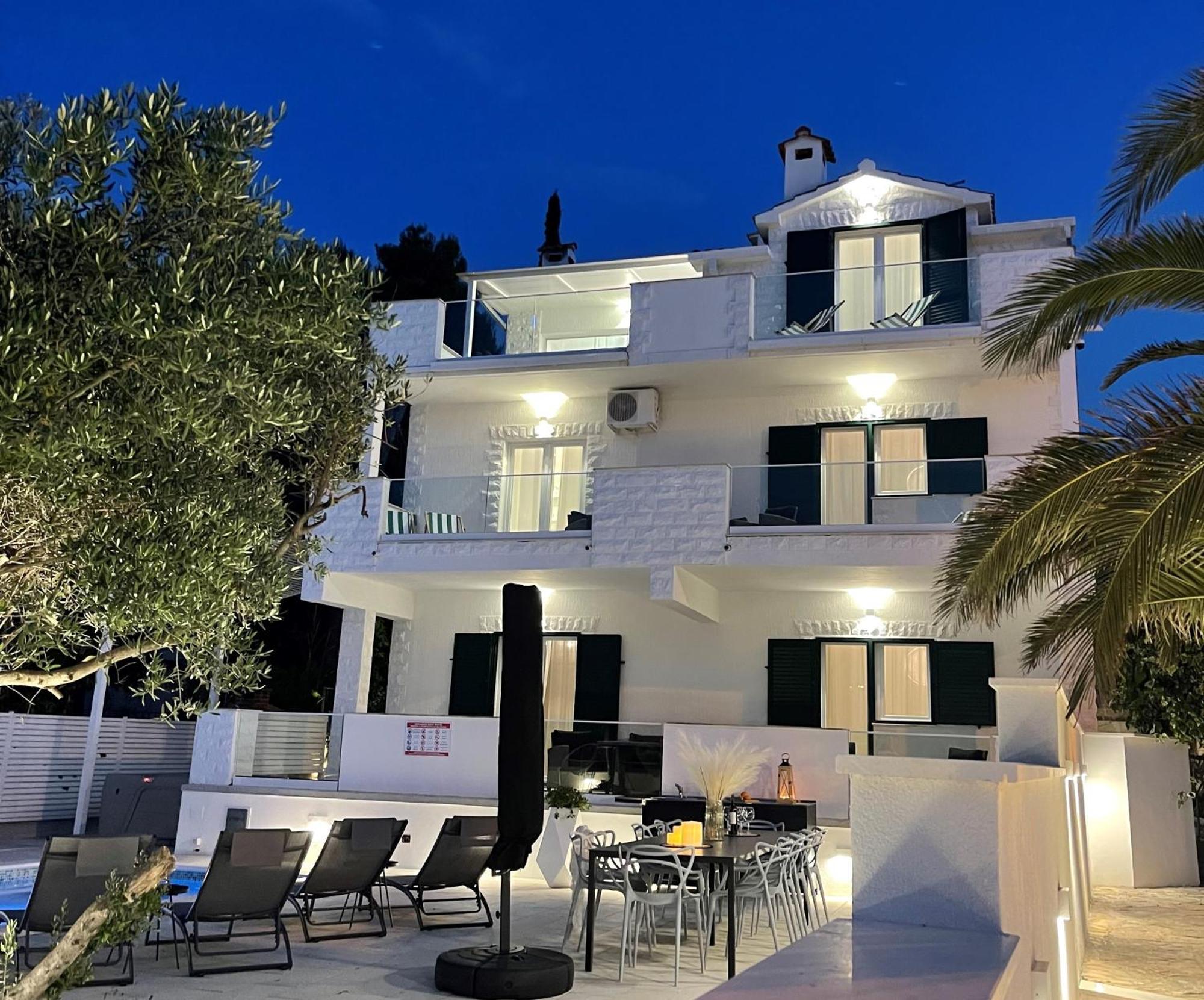 Apartments Marina Trogir Exteriör bild